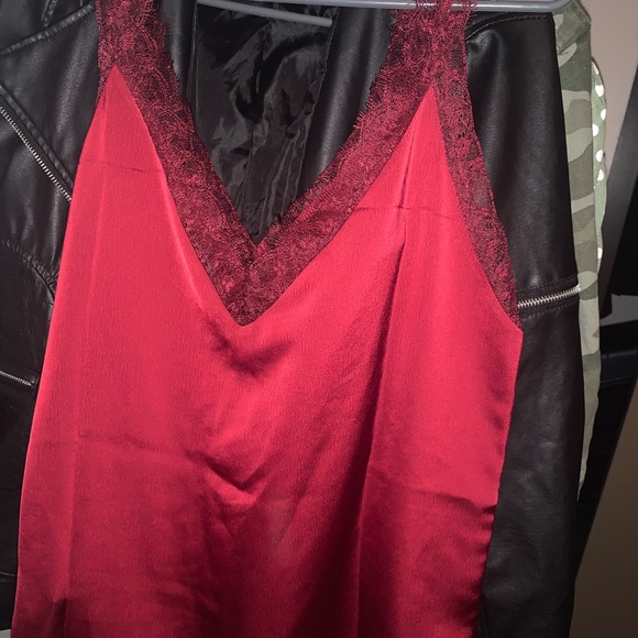 Forever 21 lace tank sooo cute!! Size large - Picture 2 of 2